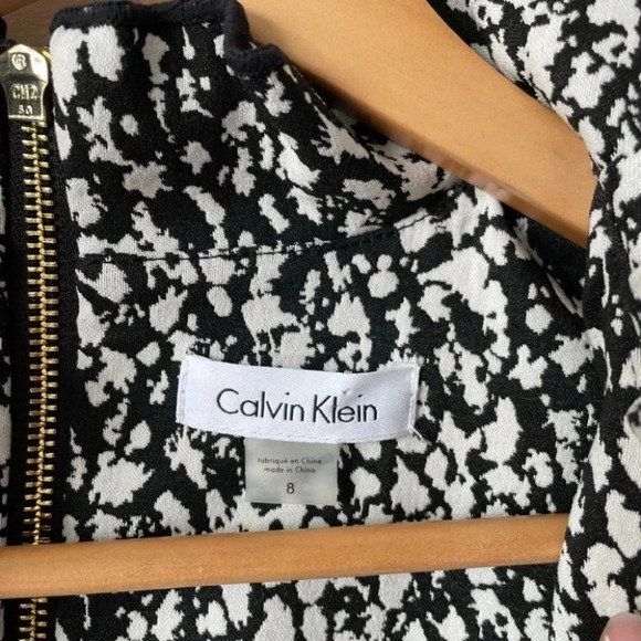 Calvin Klein Ruffle V Neck Sheath Dress Black White Dot Sz 8 - Picture 6 of 8